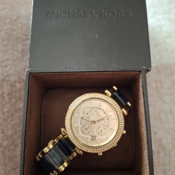 Michael Kors Black and Gold Women's Watches - Picture 2 of 5